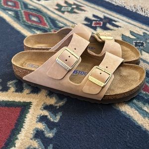 Birkenstock Arizona Oiled Leather, gold buckles! Size 36, NWOB, soft footbed